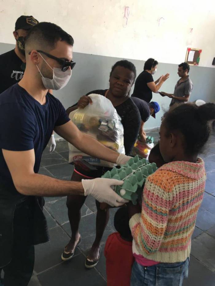 Influencer tem feito doações para comunidades em São Paulo