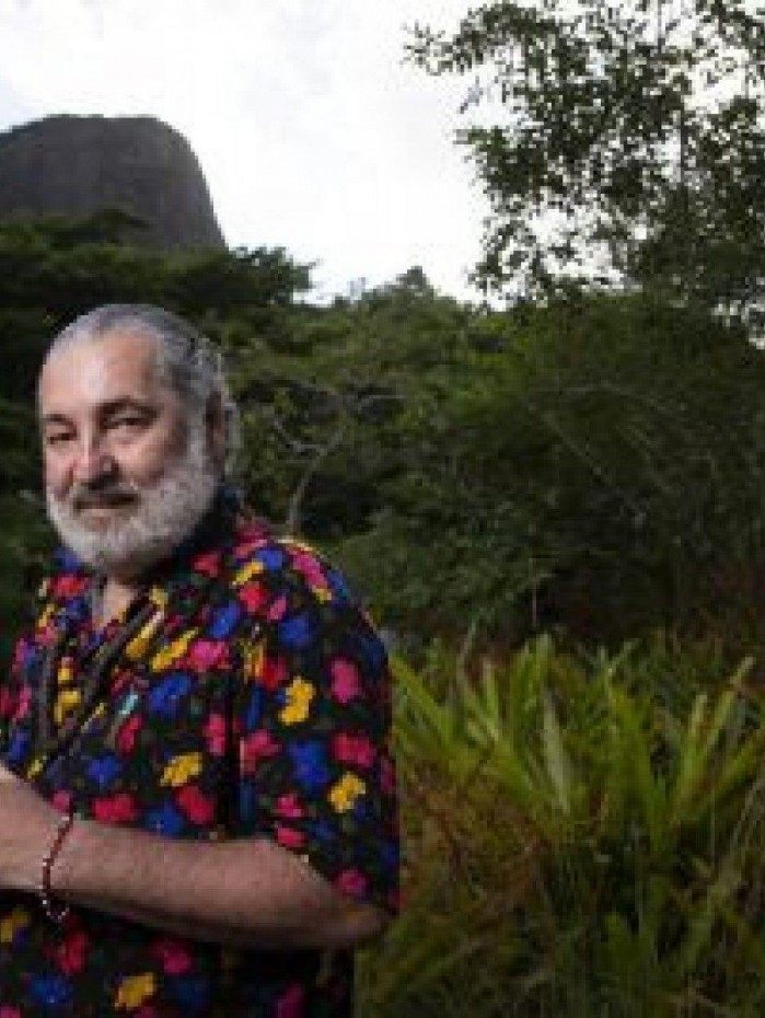 Samba assinado por Moacyr Luz venceu disputa da Mangueira para o pr&oacute;ximo Carnaval