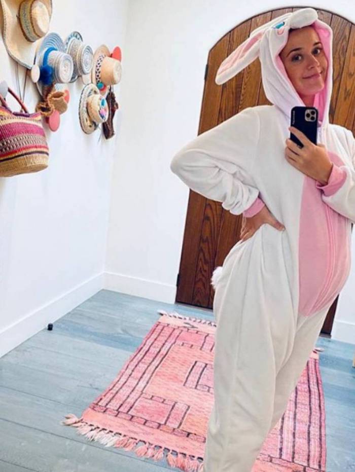 Katy Perry se veste de coelhinha