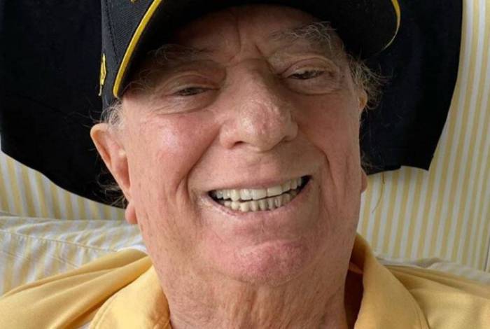 Raul Gil tranquilizou os fãs