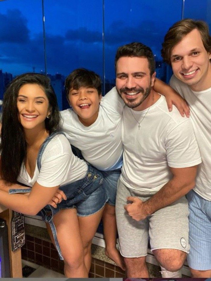 Mileide Mihaile, o filho e o namorado