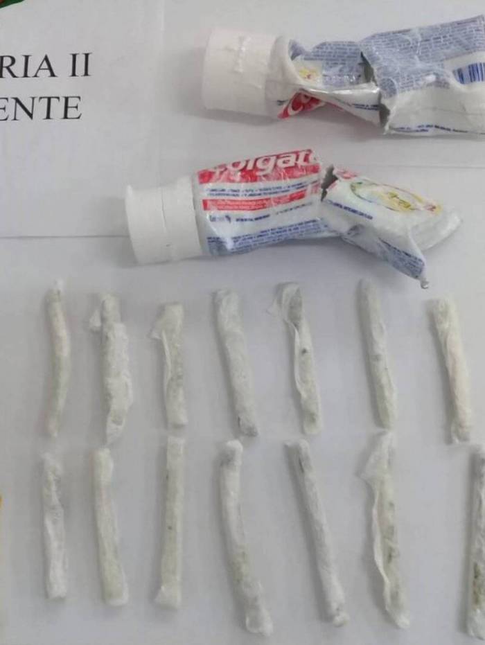 Pasta de dente com maconha foi descoberta por agentes