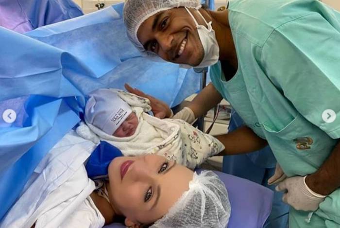 Marcello Melo Jr., a mulher Dayane Bartoli e a filha Maya 