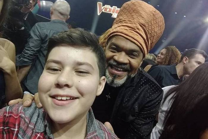 Carlinhos Brown com Tuca Almeida, após a sua participação no The Voice Kids 2018