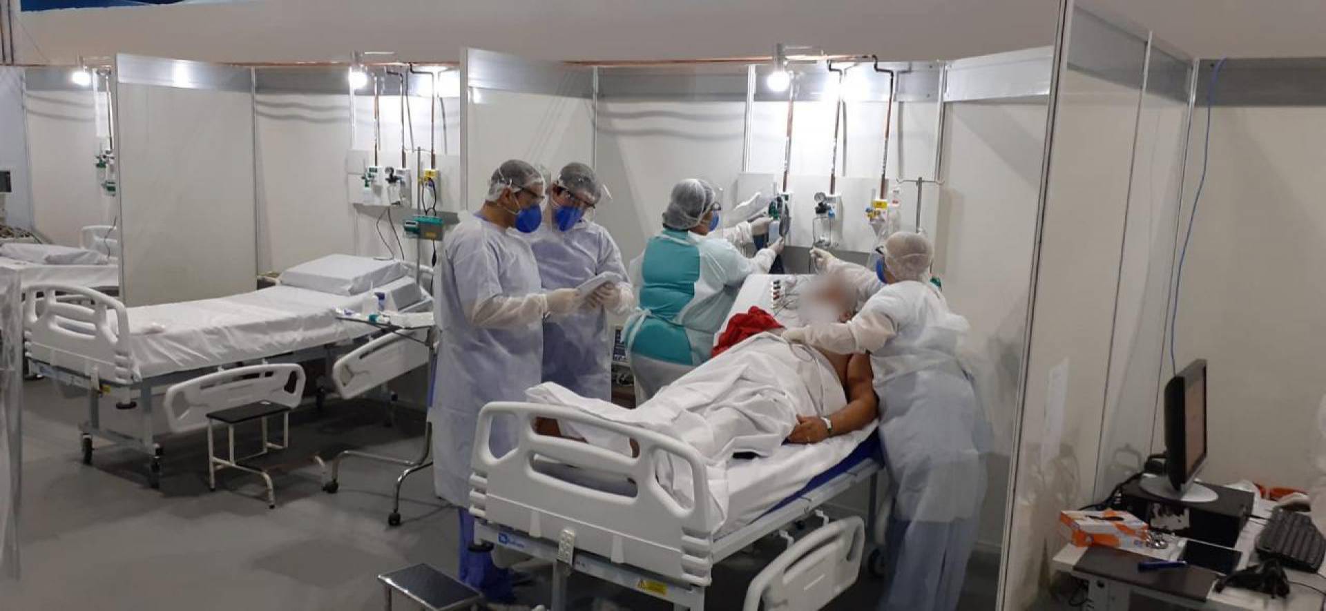 Hospital de campanha do Riocentro recebe os primeiros pacientes