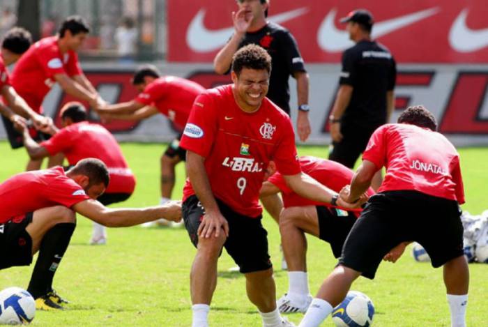 Ronaldo treinou no Flamengo antes de acertar com o Corinthians