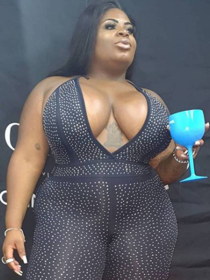 Jojo Todynho inovou na hora do banho