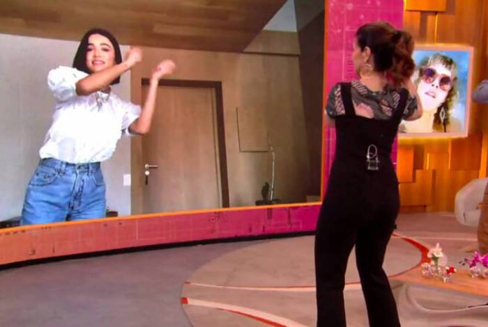 Manu ensina dancinha para Fátima Bernardes
