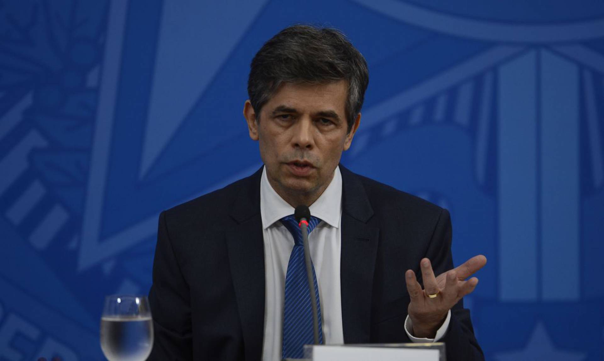O ministro da Saúde, Nelson Teich, durante a coletiva de imprensa no Palácio do Planalto, sobre as ações de enfrentamento no combate ao coronavírus
