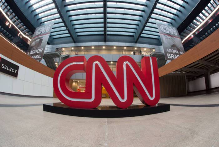 CNN divulga foto da fachada da emissora