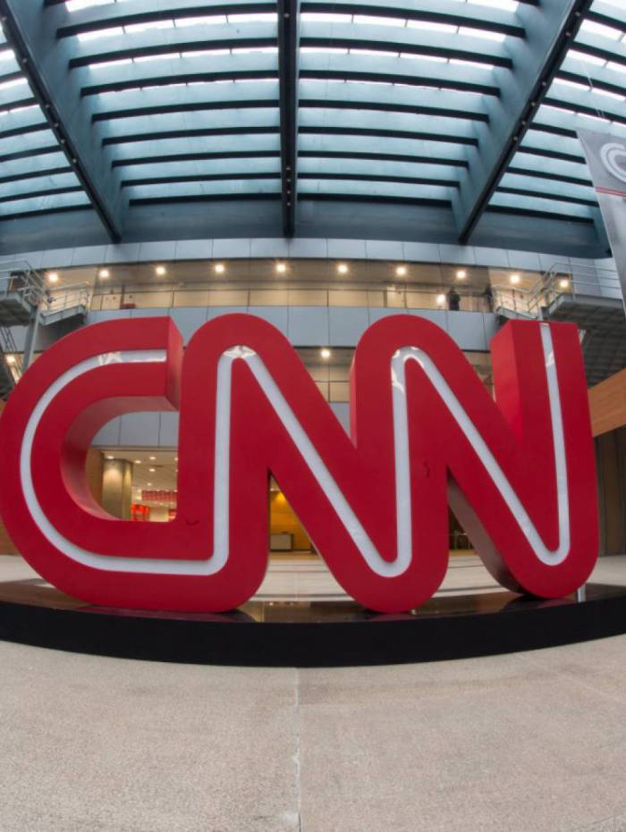 CNN divulga foto da fachada da emissora