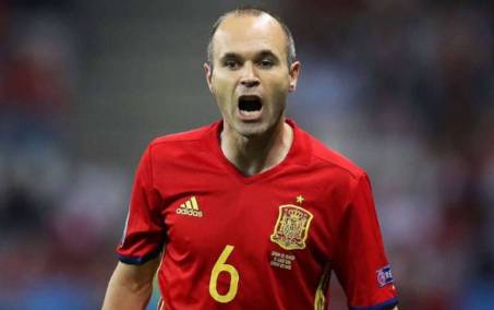 Campeão do mundo com a Espanha, Iniesta exalta Lamine Yamal