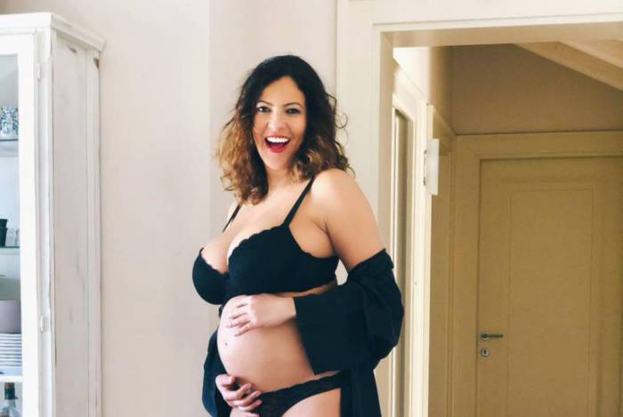 A ex-Big Brother Itália Fabiana Britto está grávida de cinco meses do seu primeiro filho