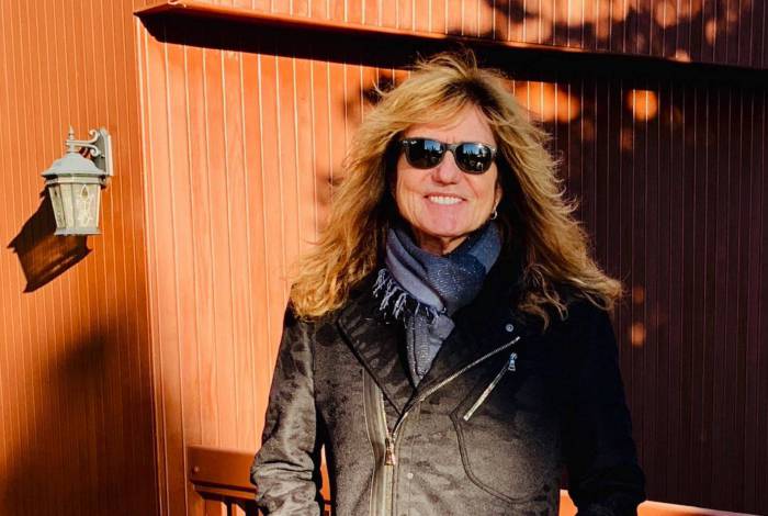 Vocalista do Whitesnake posta pegadinha de Silvio Santos nas redes sociais