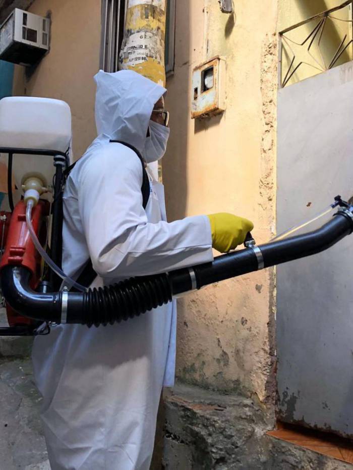 A Cedae tem participado da sanitização de comunidades do Rio