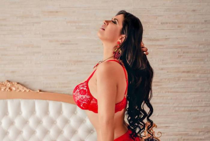 Aline Souza é torcedora do Internacional — A Gata da Hora