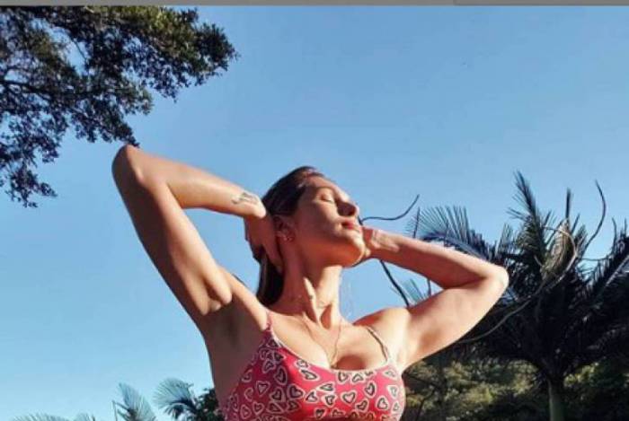 L&iacute;via Andrade