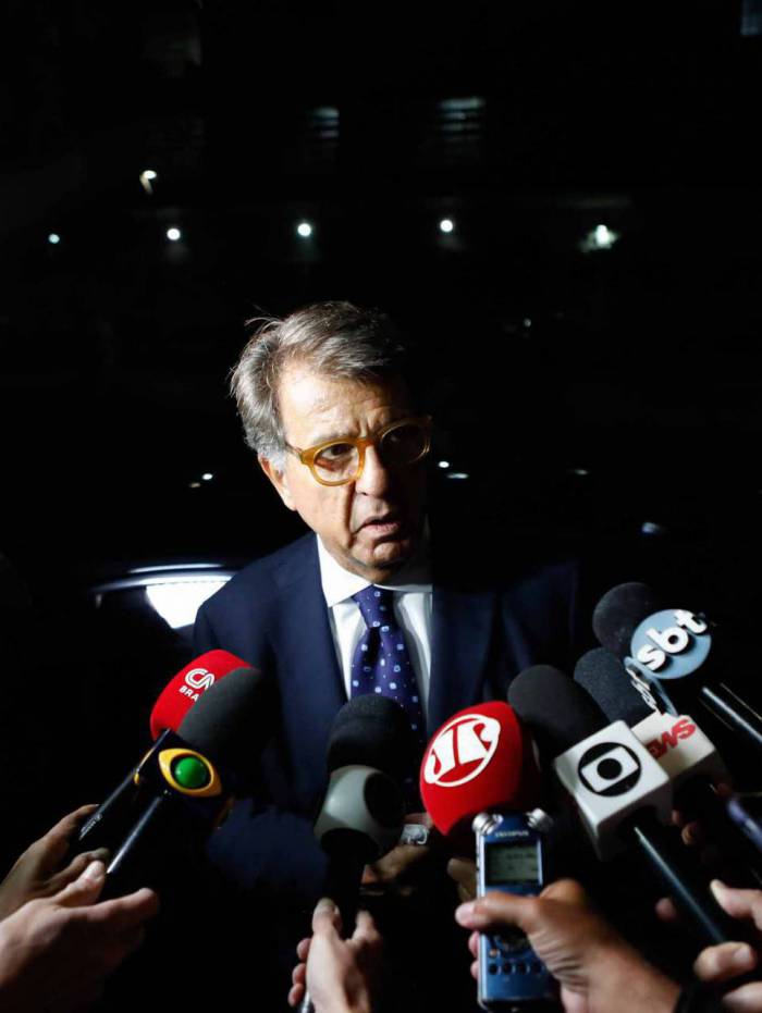 Paulo Marinho na sa&iacute;da Pol&iacute;cia Federal