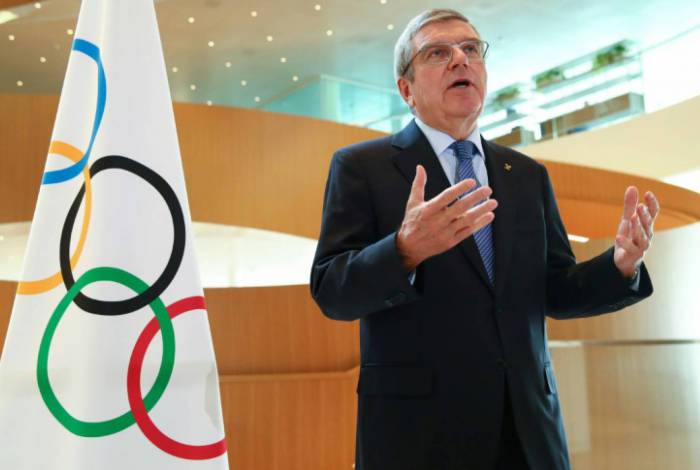 Thomas Bach comparece diante da imprensa para anunciar o adiamento dos Jogos de Tóquio, 25 de março de 2020 em Lausane, na Suíça
