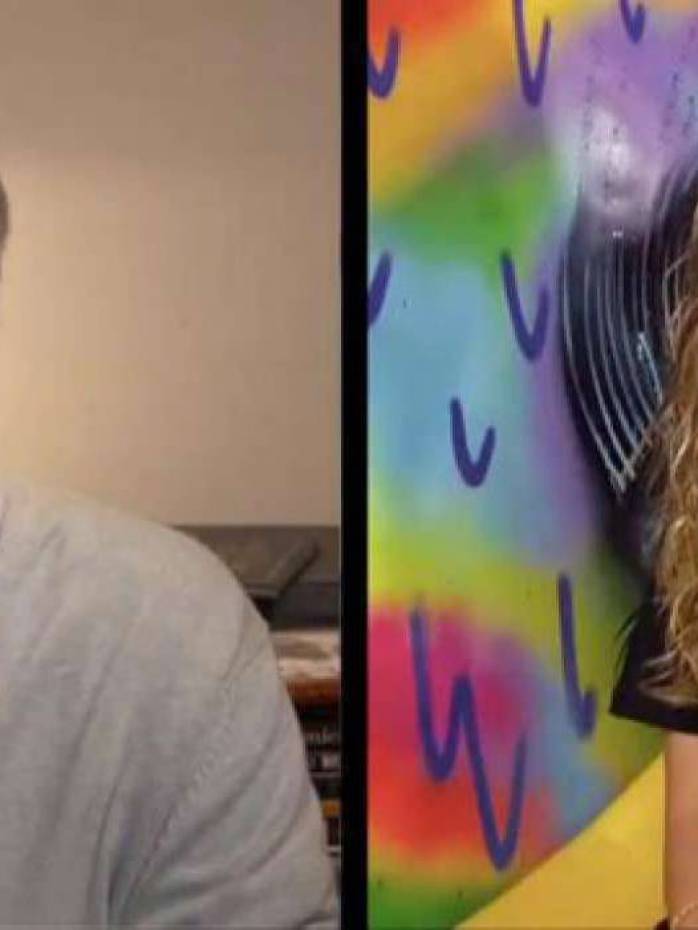 Pedro Bial e Anitta conversaram cada um de sua casa na noite desta quarta-feira