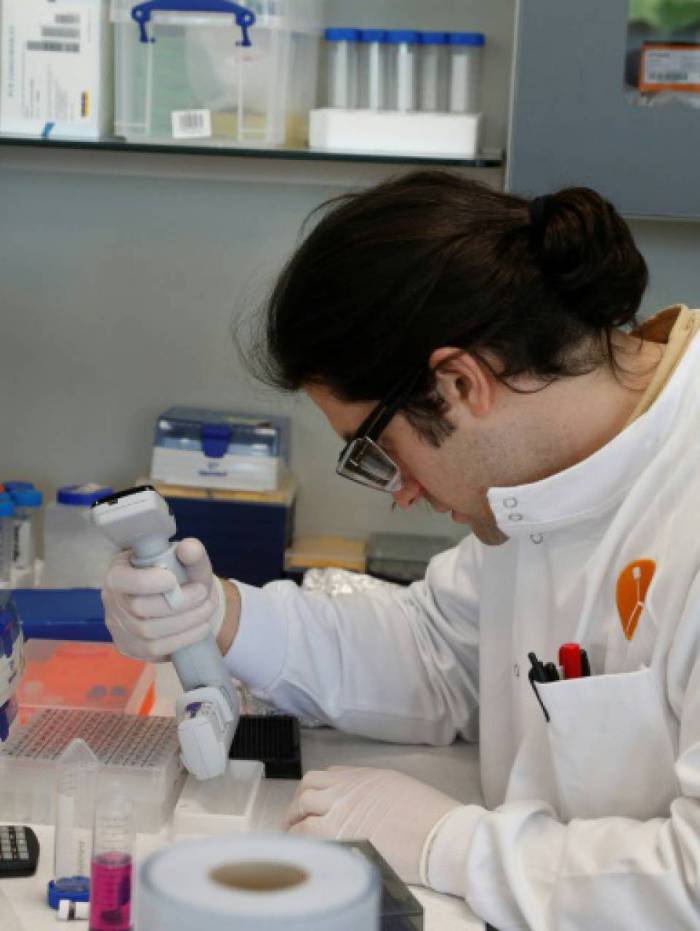 A novidade &eacute; que a medula &oacute;ssea recebida pelo paciente n&atilde;o possui uma muta&ccedil;&atilde;o j&aacute; detectada por cientistas, que consegue bloquear o v&iacute;rus da aids