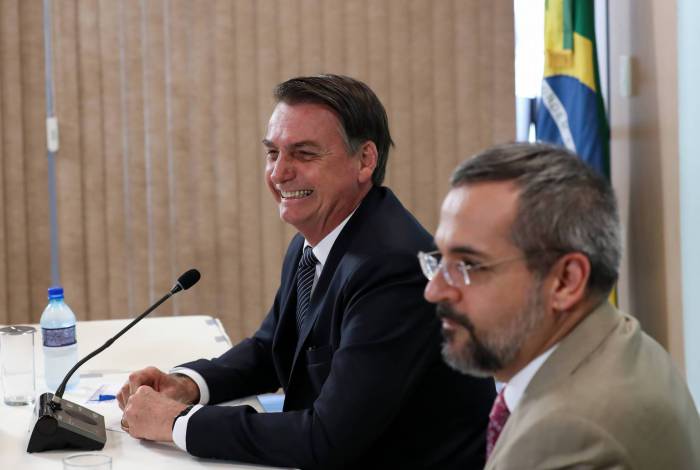 O presidente Jair Bolsonaro e o ministro da Educação, Abraham Weintraub