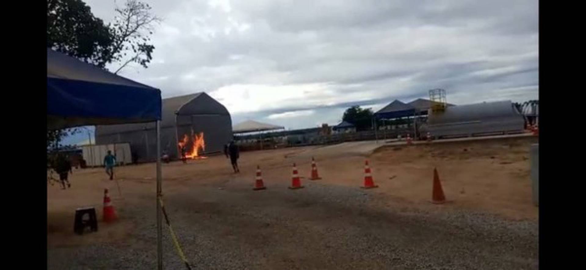 Moradores ateiam fogo em alojamento de contaminados por covid-19