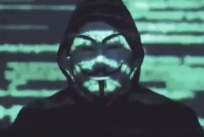Em vídeo, Anonymous exalta protestos e ameaça expor crimes da polícia dos EUA