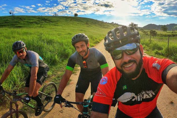 Fred começa pedalada rumo ao Rio