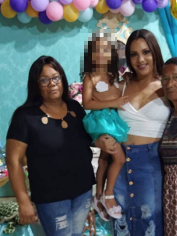 Marina Angélica Reversi, de 27 anos, moradora de Guapiaçu, no interior de São Paulo, perdeu um irmão, a mãe e a avó - todos vítimas da covid-19