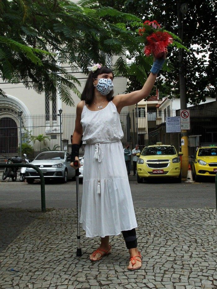 Medica Ticyana D'Azambuja foi espancada por frequentadores de uma festa no Graja&uacute;
