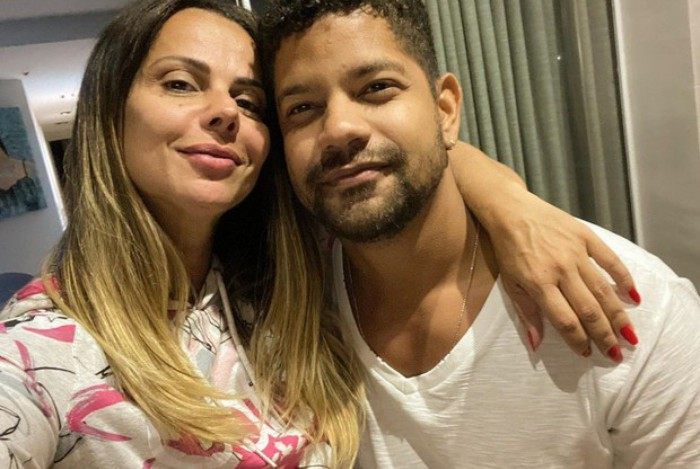 Viviane Araújo se casa nesta quinta feira
