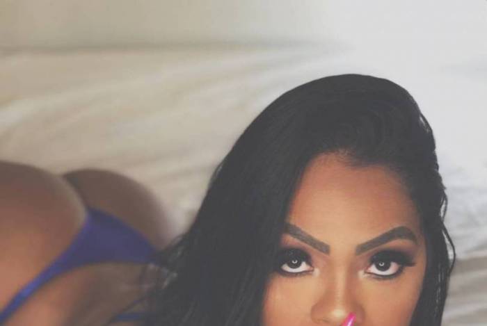 Carla Lizandra &eacute; torcedora do Flamengo &mdash; A Gata da Hora