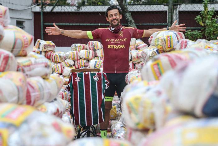 Fred arrecadou cestas básicos indo de bicicleta de BH até o Rio