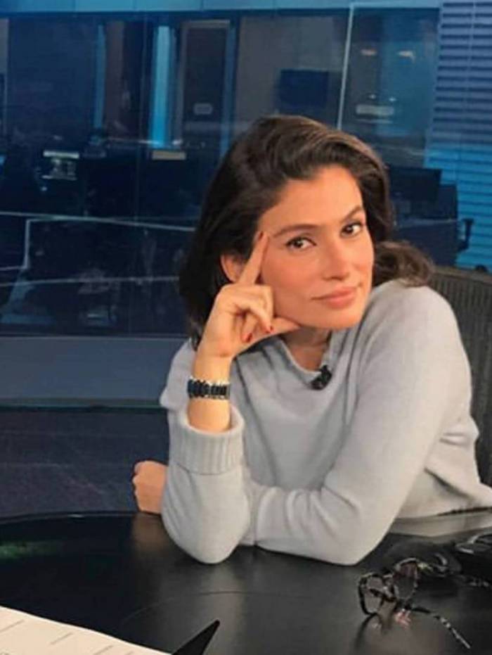 Renata Vasconcellos publica foto com irmã gêmea e semelhança impressiona fãs