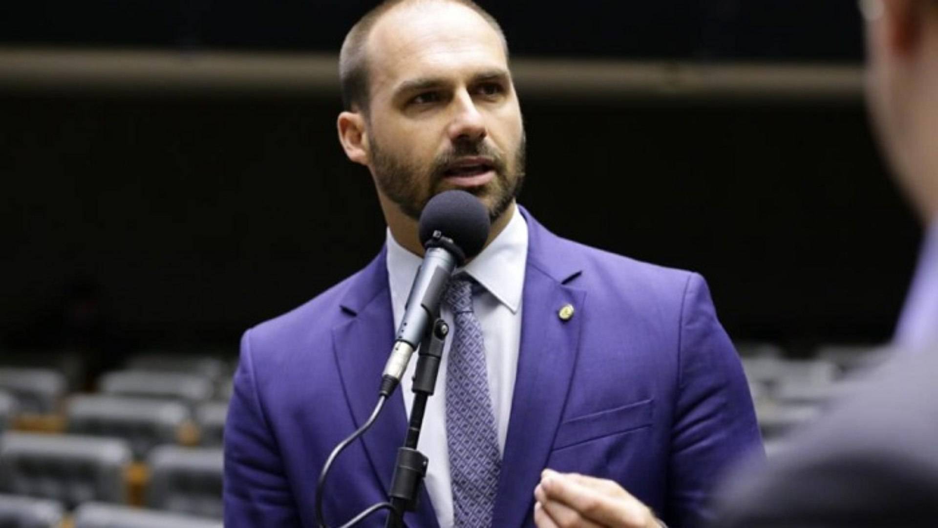 Eduardo Bolsonaro prestou depoimento em seu gabinete, em Bras&iacute;lia