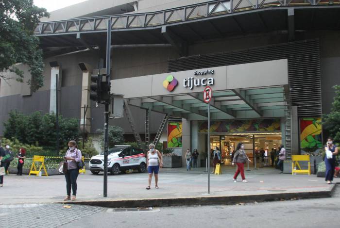 Reabertura dos shoppings impactou na queda da taxa de distanciamento social no Rio de Janeiro

