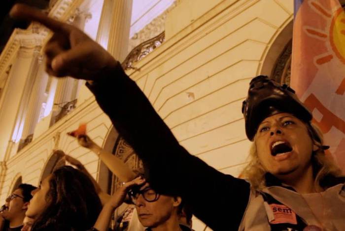 No mês LGBT conheça o doc 