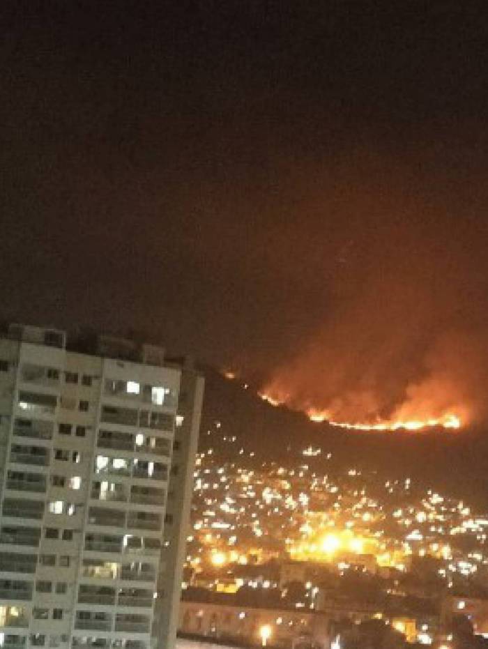 Queda de bal&atilde;o causa inc&ecirc;ndio na Zona Norte