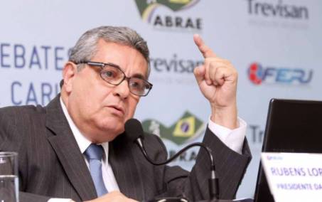 Presidente da Ferj diz que Botafogo e Vasco 'radicalizaram' em negociação de cota de TV