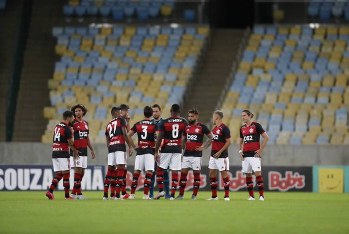 Rio de Janeiro - RJ  - 18/06/2020 - COVID 19 - Coronavirus no Rio - Campeonato Carioca jogo entre Bangu x Flamengo, após o jogos terem sido paralisados por três meses voltando a ter jogos no estádio do Maracanã - Foto Gilvan de Souza / Agencia O Dia
