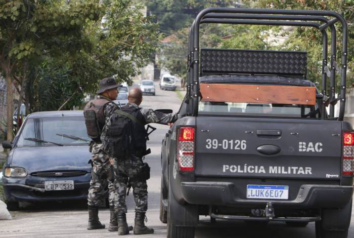 Polícia Militar fez operação ontem na Serrinha um dia após morte de tenente PM próximo à comunidade