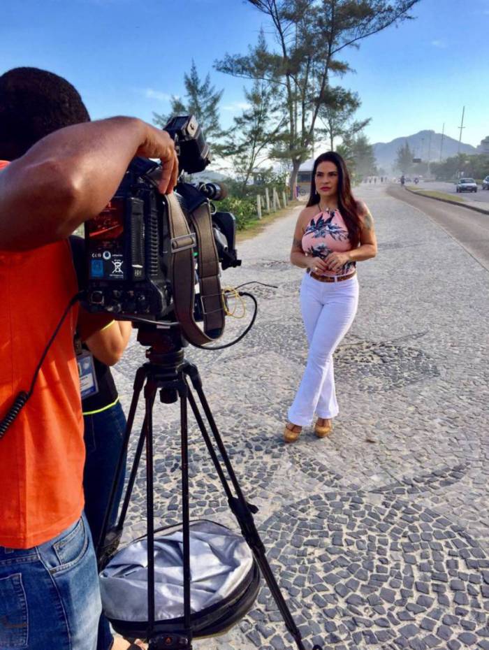 Solange Gomes grava para o 'Domingo Espetacular'