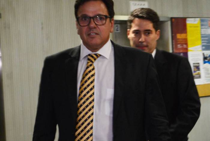 21/02/2019 - AGÊNCIA DE NOTÍCIAS/PARCEIRO - O VP Geral e da Procuradoria Geral do Flamengo, Rodrigo Dunshee de Abranches, durante audiência realizada sobre as vítimas do Ninho do Urubu. Familiares dos treze adolescentes mortos e feridos no incêndio do alojamento no Ninho do Urubu, em Vargem Grande, Zona Oeste do Rio,  participaram nesta quinta-feira (21) a primeira audiência de mediação no Tribunal de Justiça do Rio. Foto: Paulo Carneiro/Parceiro/Agência O Dia