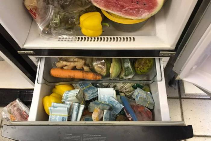 PF encontra dinheiro dentro de geladeira e freezer em operação