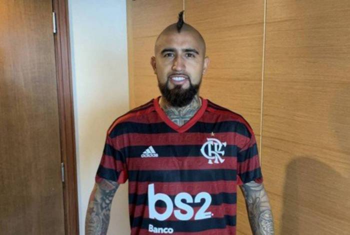 Arturo Vidal já usou a camisa do Flamengo nas redes sociais