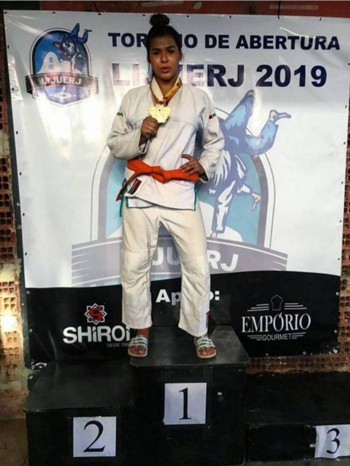 Eloísa foi cobrar satisfação com o amigo e não deixou barato 