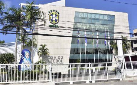 Após polêmica envolvendo o Flamengo, CBF vai debater retorno do público na Série A com prefeituras