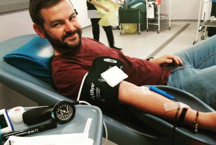 Irlandês se torna o primeiro gay a doar sangue em seu país
