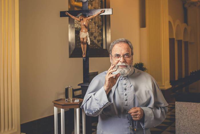 Padre Antonio Maria faz sua segunda Live musical neste sábado
